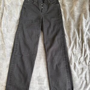 Universal Thread Women's Straight Leg Jeans - Black